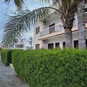 מלון דירות Sea, לרנקה
